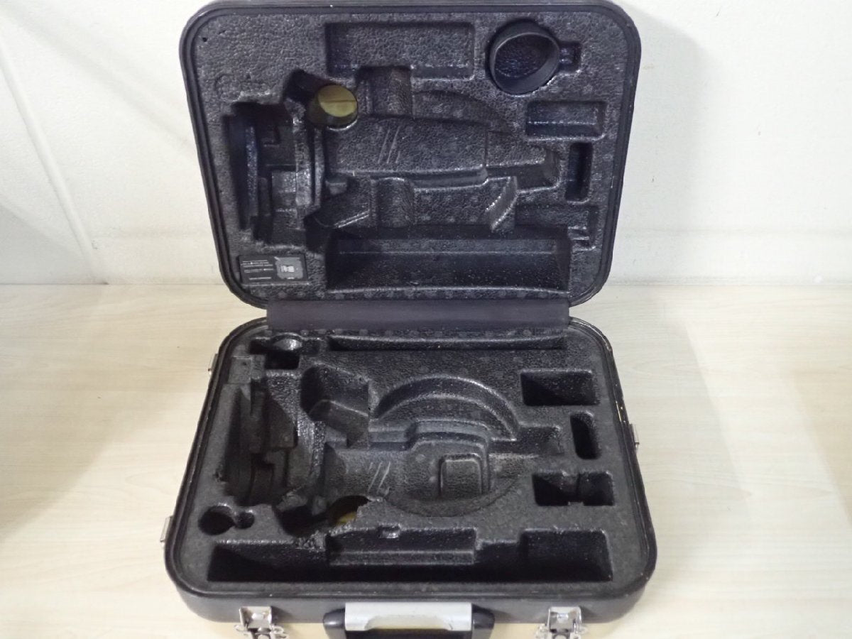 Topcon GPT-3005HiPer Total Station with Case [w1235319353]