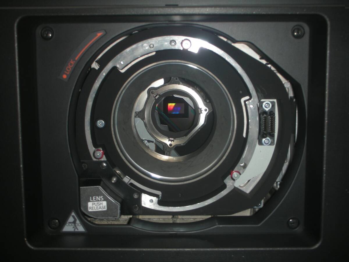 Panasonic PT-RQ13KJ DLP Projector [m1235658559]