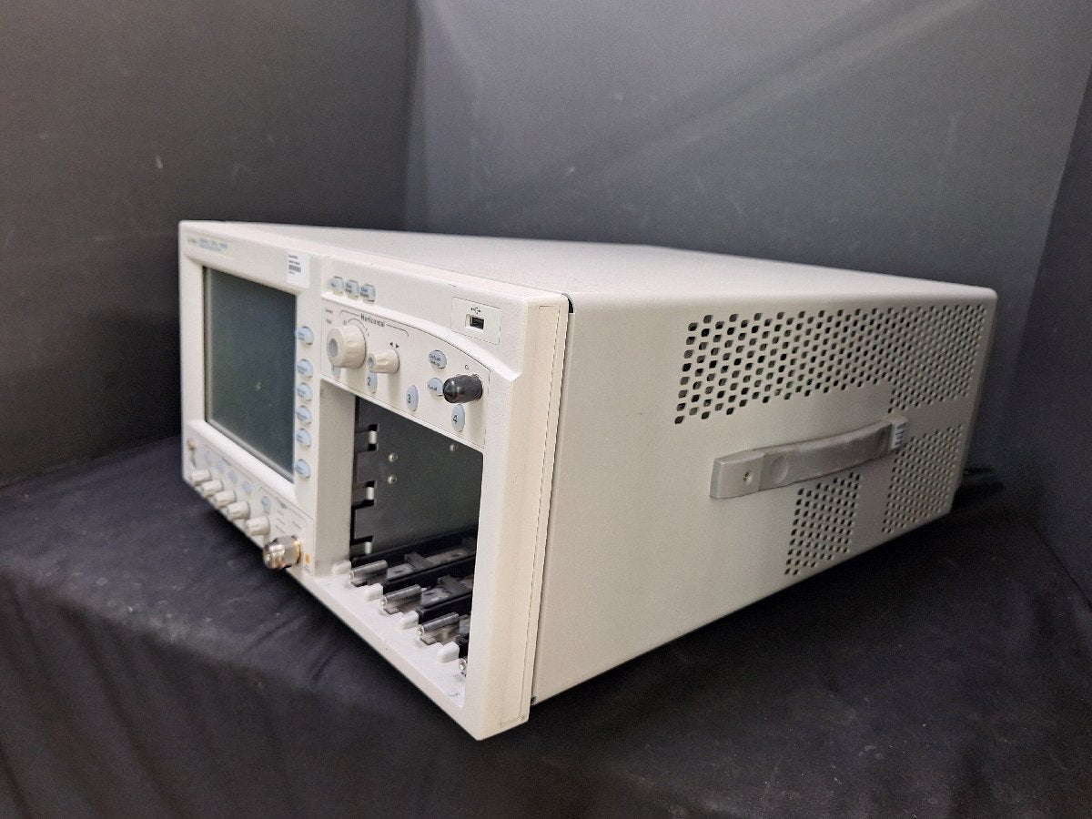 Agilent 86100C DCA-J Digital Communication Analyzer (for parts or not working) [1236108539]