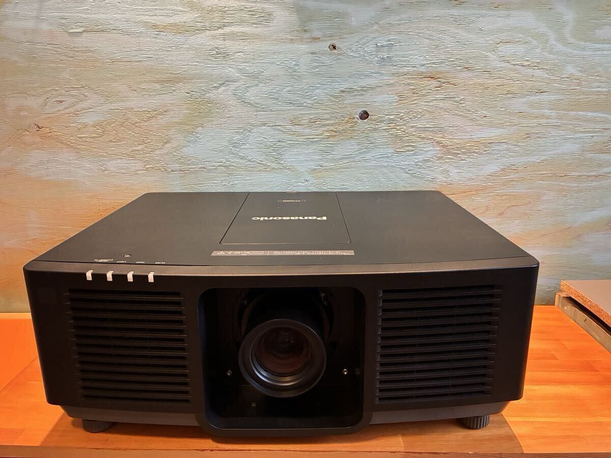 Panasonic PT-MZ882JB WUXGA Laser Projector 8200lm with Lens [g1236252761]