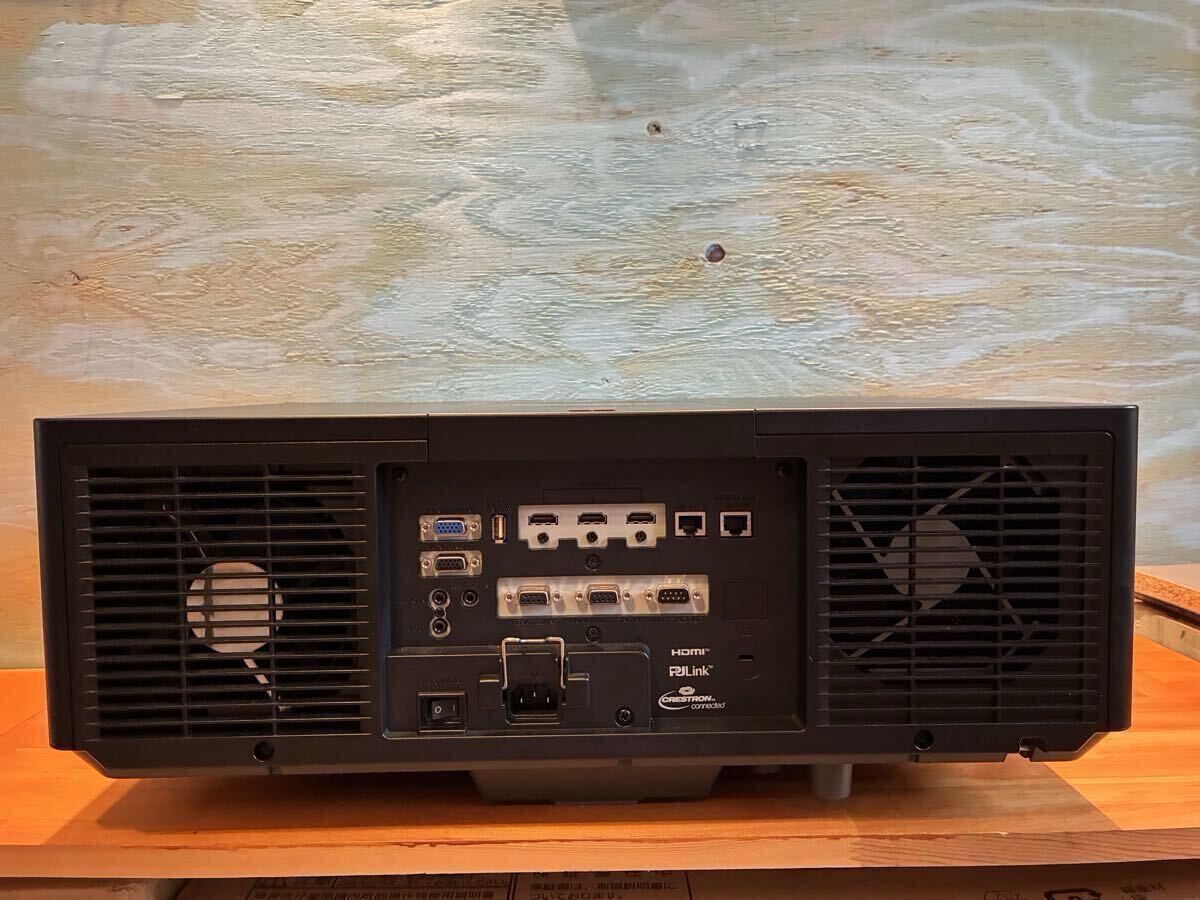 Panasonic PT-MZ882JB WUXGA Laser Projector 8200lm with Lens [g1236252761]