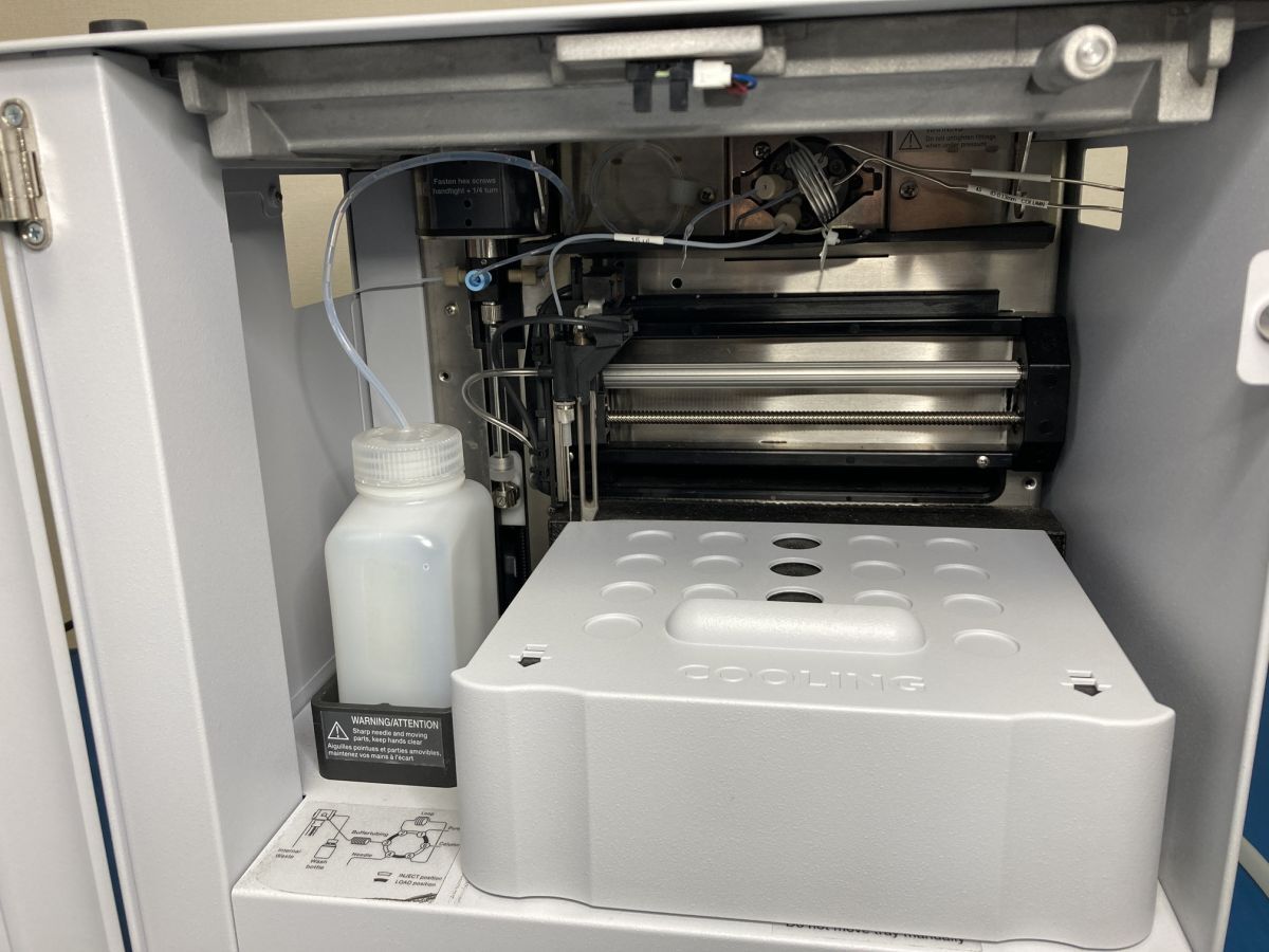 Bruker UHPLC Elute BR840 Autosampler with Drain Base Set [g1236920742]