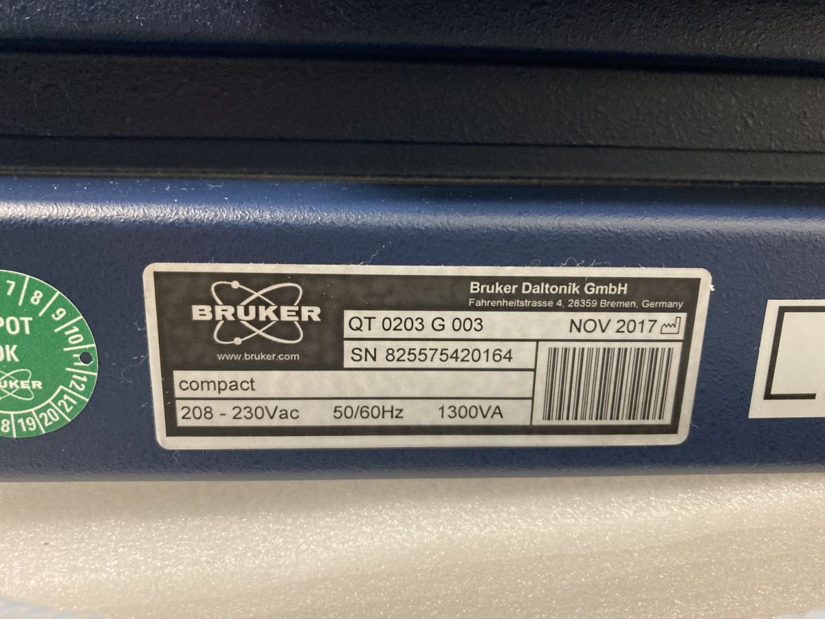 Bruker compact QTOF High Resolution Mass Spectrometer with HS602 Rotary Vacuum Pump (for parts or not working) [v1236929998]