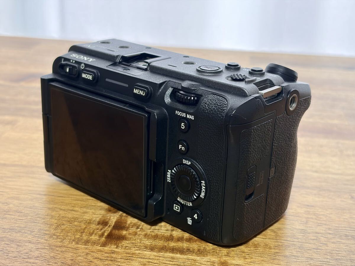 Sony FX3 ILME-FX3 Cinema Line Camera Body [x1237563474]