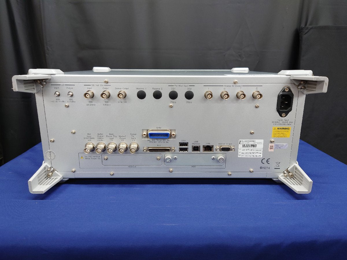 Anritsu MG3710A Vector Signal Generator 100kHz-6GHz [d1237773429]