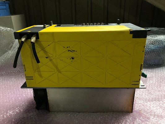 FANUC A06B-6111-H030 Servo Amplifier with OKK HP400 Machining Center (untested) [f1237888227]