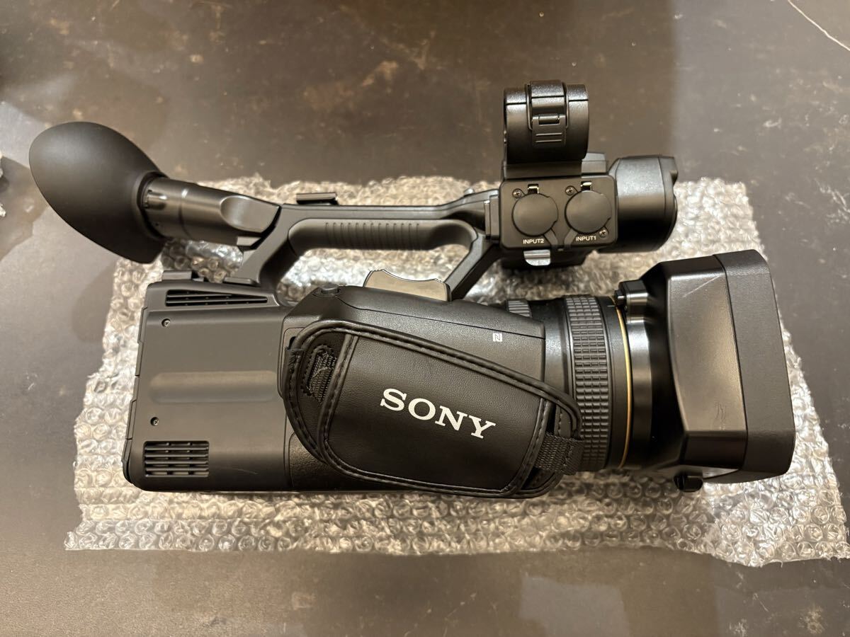 Sony HXR-NX5R NXCAM Full HD Camcorder [f1237956969]