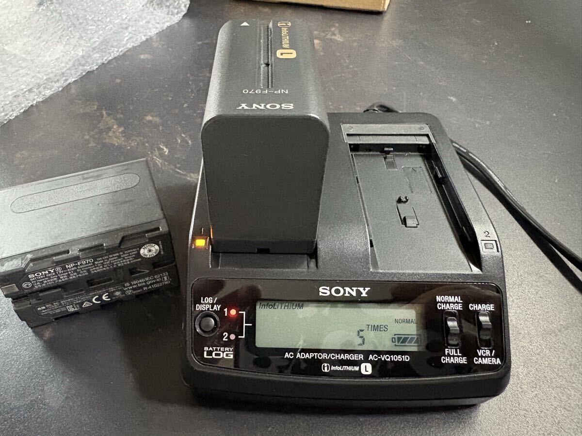 Sony HXR-NX5R NXCAM Full HD Camcorder [f1237956969]