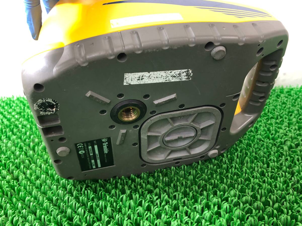 SPECTRA LL300N Rotating Laser Level with HL450 Receiver and Tripod Set [x1238010392]