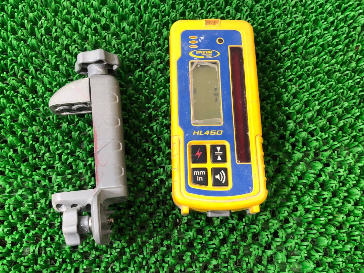 SPECTRA LL300N Rotating Laser Level with HL450 Receiver and Tripod Set [x1238010392]