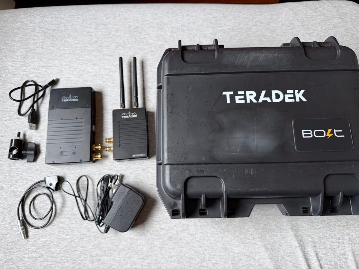 TERADEK BOLT 500 XT Wireless Video Transmission System SDI HDMI Transmitter Receiver Set with Hard Case [z656036798]