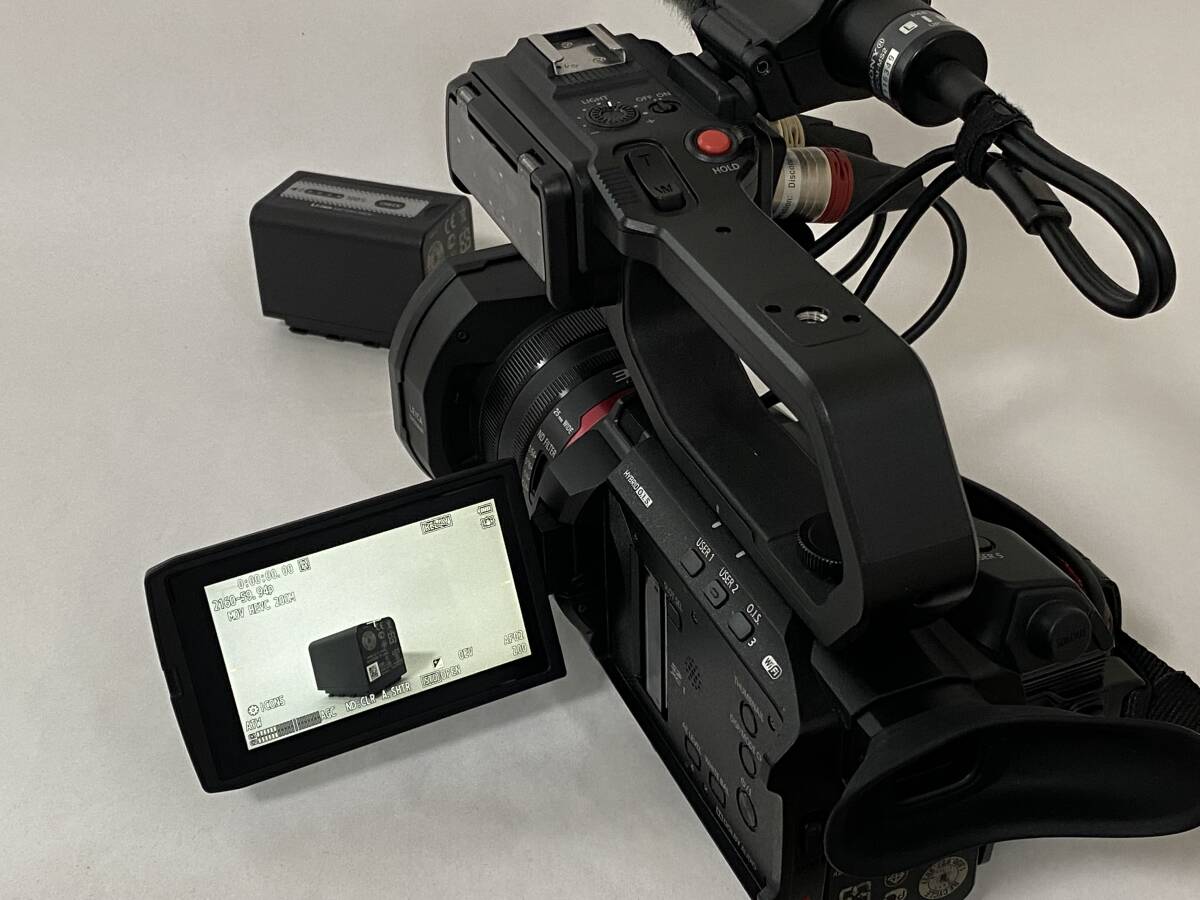 Panasonic HC-X2000 4K Camcorder [l1239623715]