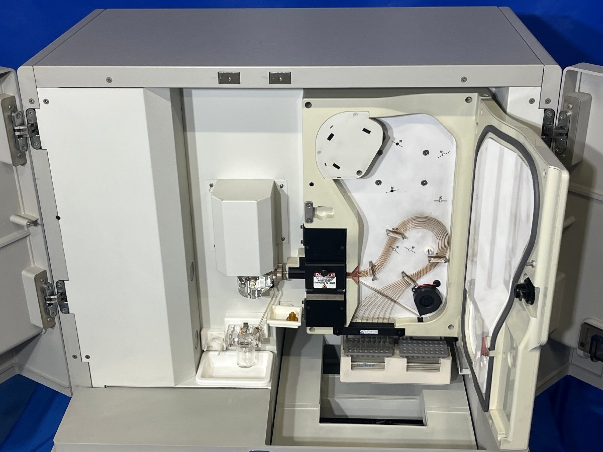 Hitachi Applied Biosystems 3130 Genetic Analyzer Sequencer [v1240112799]