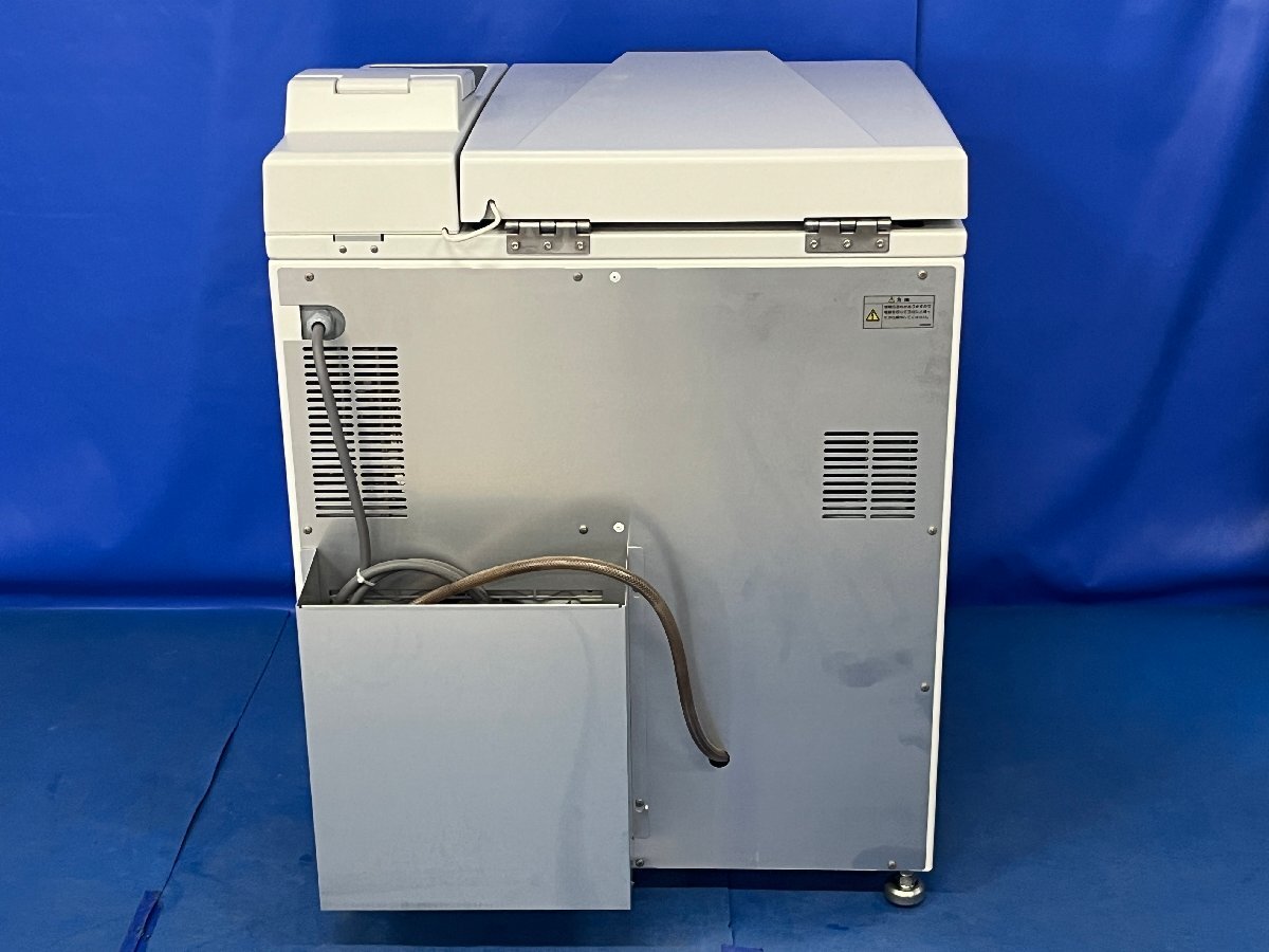 Himac CR22G II High Speed Refrigerated Centrifuge with R15A Angle Rotor [u1240119610]