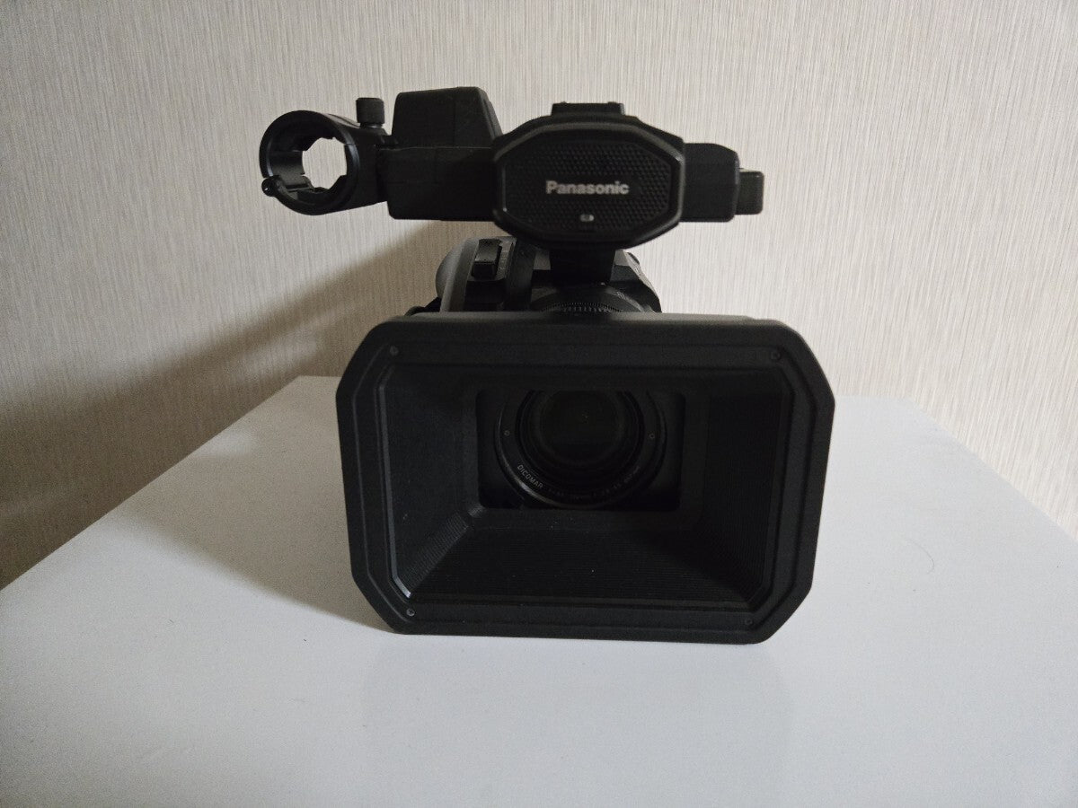 Panasonic AG-UX180 Professional Camcorder [1240624636]