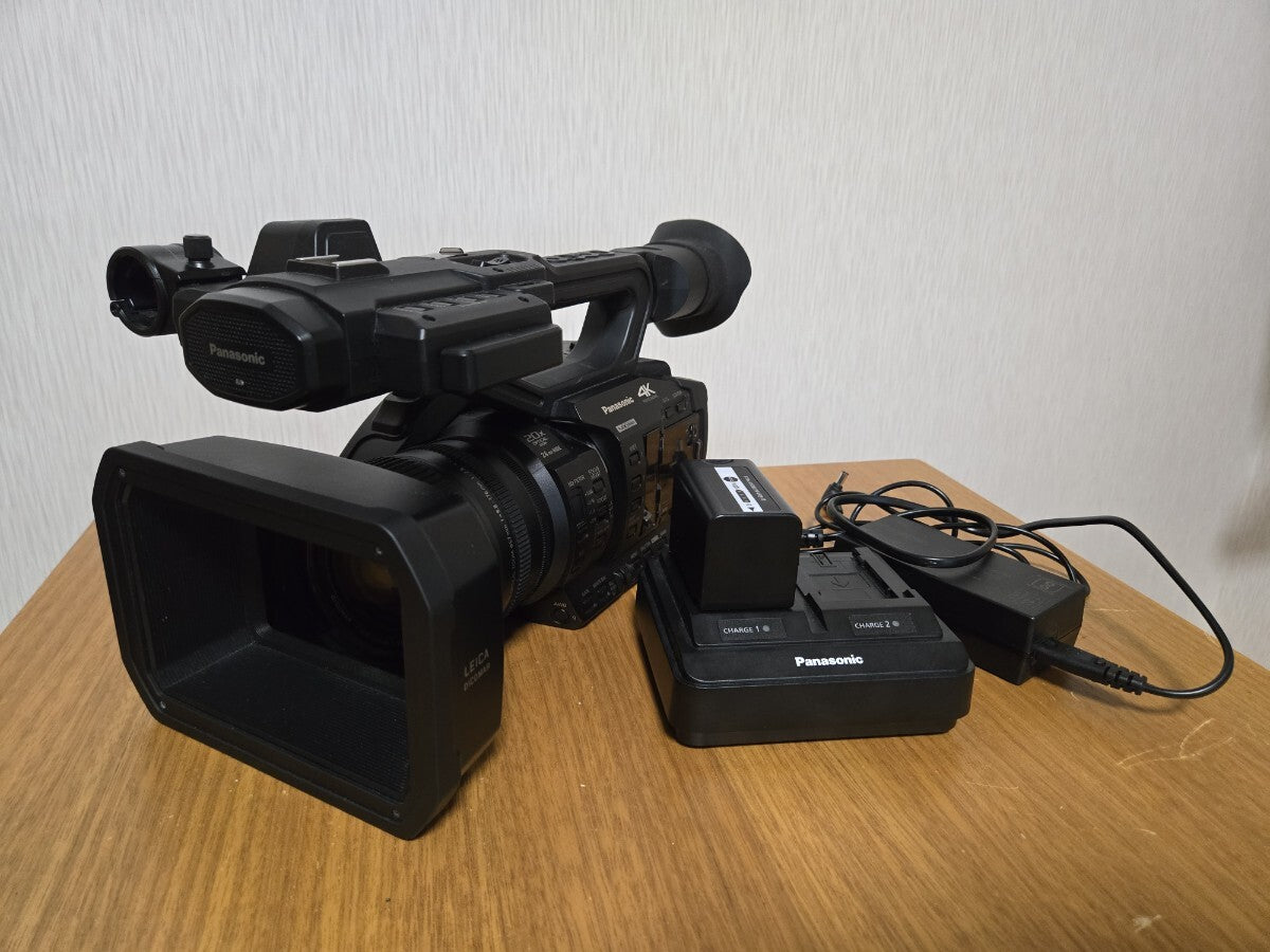 Panasonic AG-UX180 Professional Camcorder [1240624636]