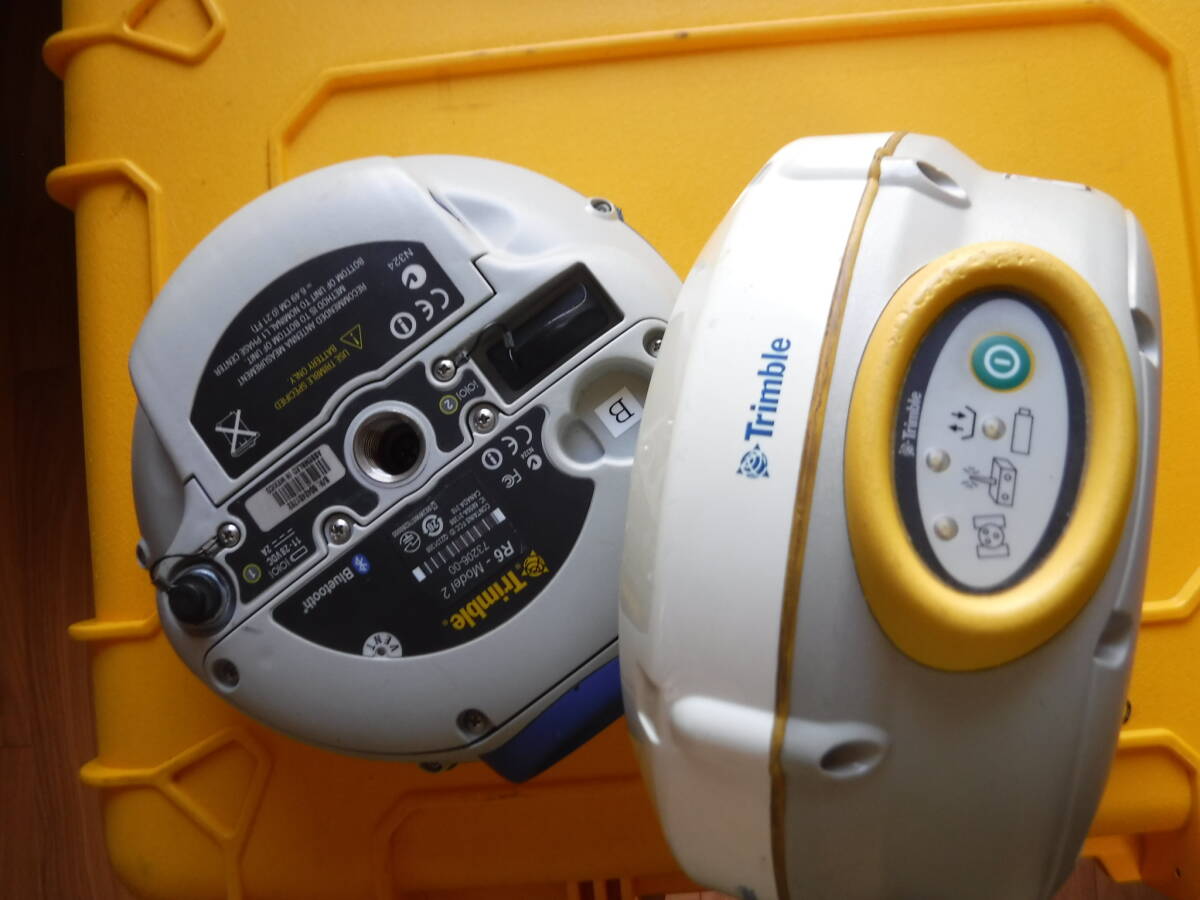 Trimble R4-2 R6-2 GNSS Receiver Set with NOMAD Controllers [w1241157782]