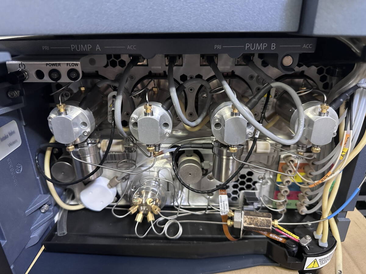 Waters ACQUITY UPLC System Sample Manager Binary Solvent Manager [d1241277911]