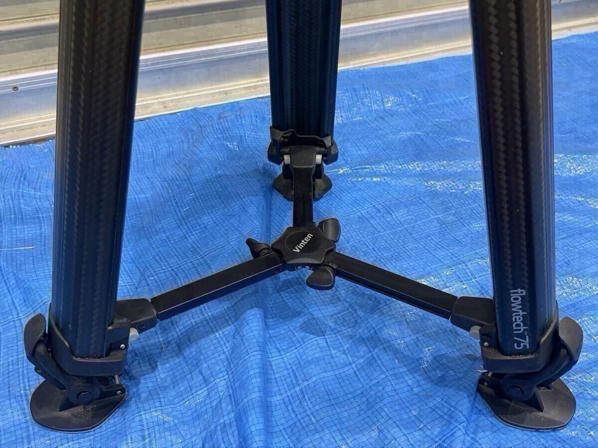 Vinten VB3-FTGS Vision blue3 System with Ground Spreader and Flowtech Legs [l1241804004]