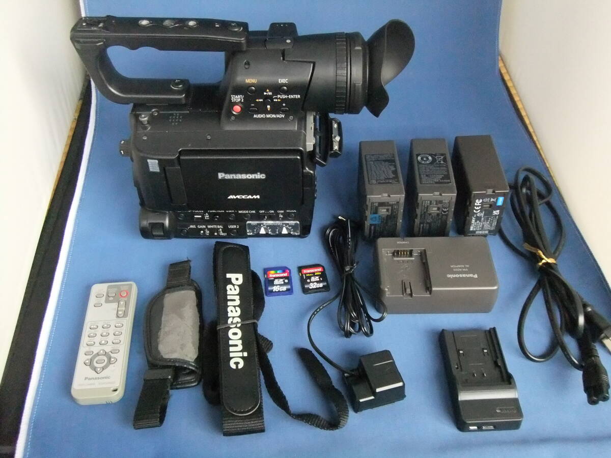 Panasonic AG-AF105 Camera with Charger and 3 Batteries [u1242092160]