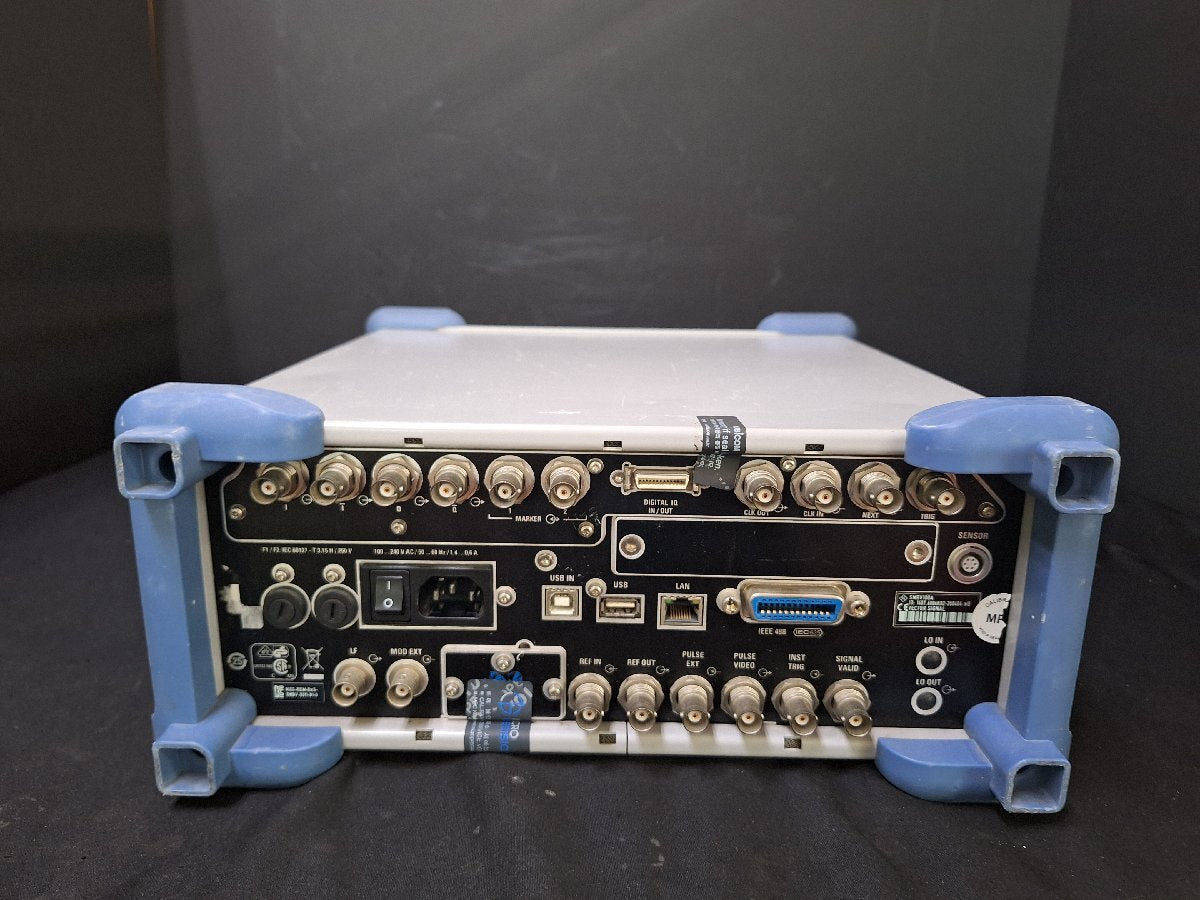 Rohde & Schwarz SMBV100A Vector Signal Generator 9kHz-3.2GHz Opt. B51 B103 K242 K246 K247 K255 [h1242220715]