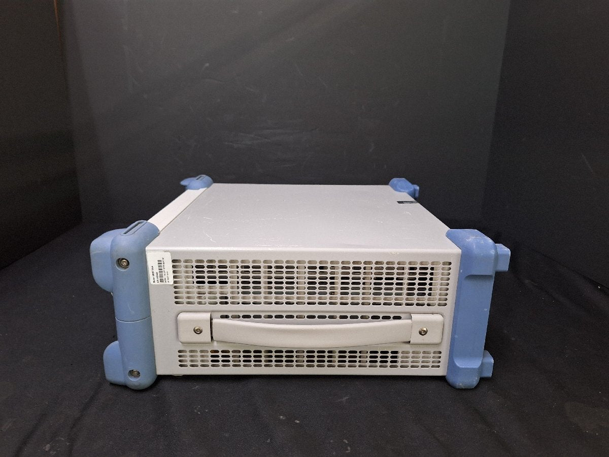 Rohde & Schwarz SMBV100A Vector Signal Generator 9kHz-3.2GHz Opt. B51 B103 K242 K246 K247 K255 [h1242220715]