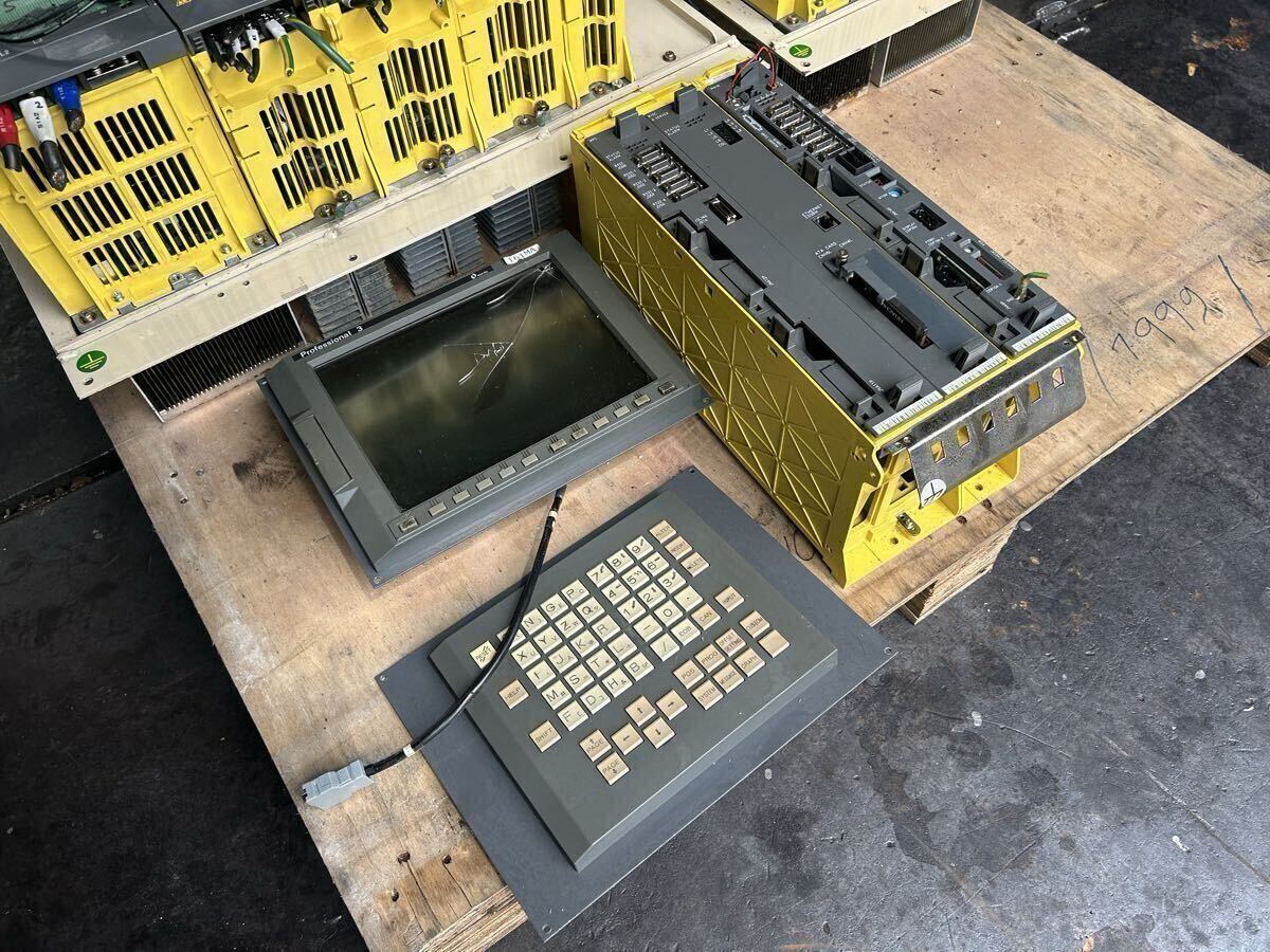 FANUC A06B-6087-H130 Servo Amplifier with Screen and Circuit Board (for parts or not working) [k1242367377]