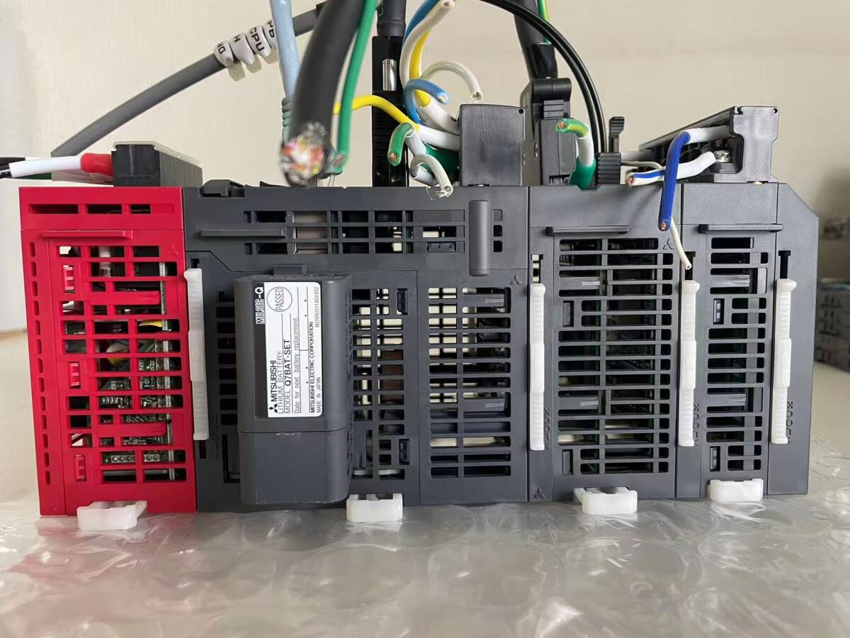 Mitsubishi Electric MELSECL PLC Set L61P L6DSPU L26CPUBT LJ61BT11 LY40NT5P L6EC Q7BAT-SET (as-is) [n1242386119]