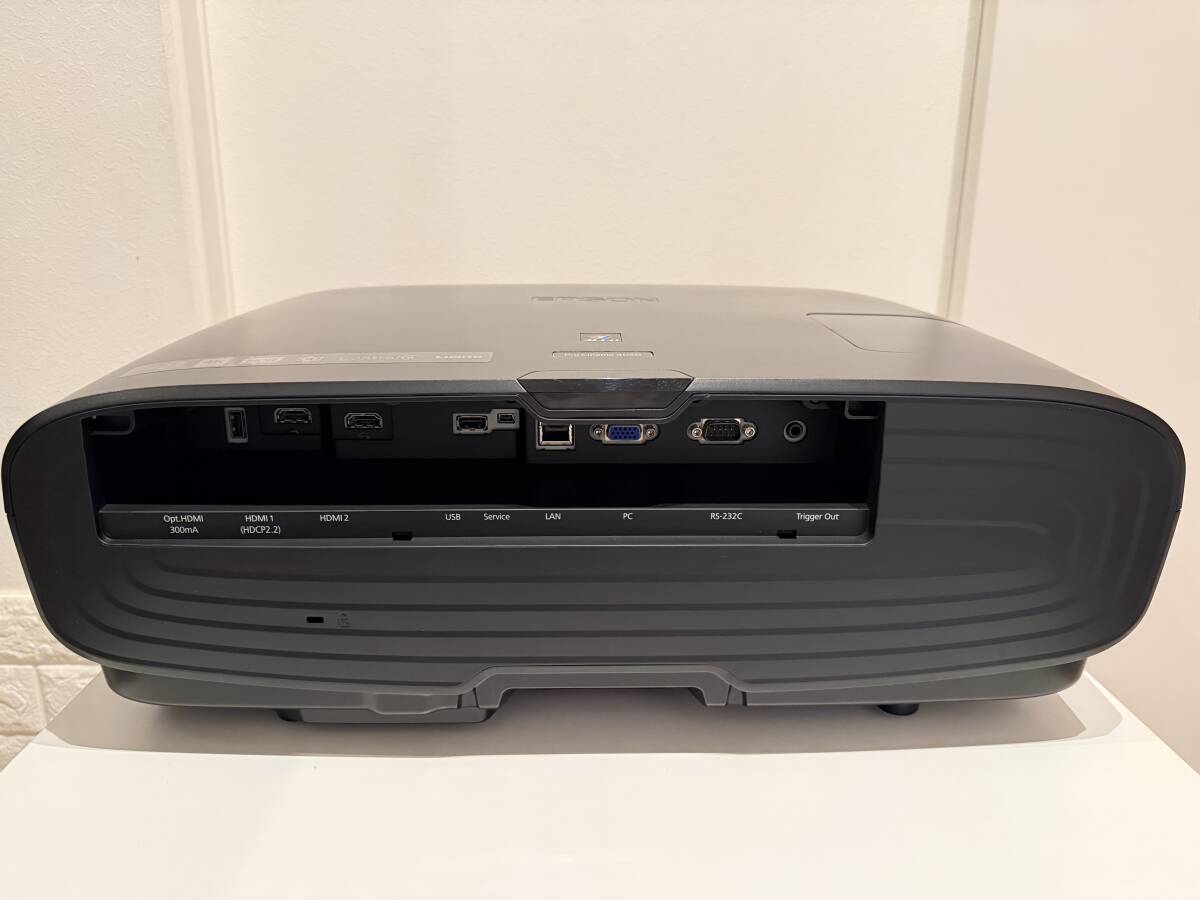 Epson Pro Cinema 4050 Projector [o1242753640]