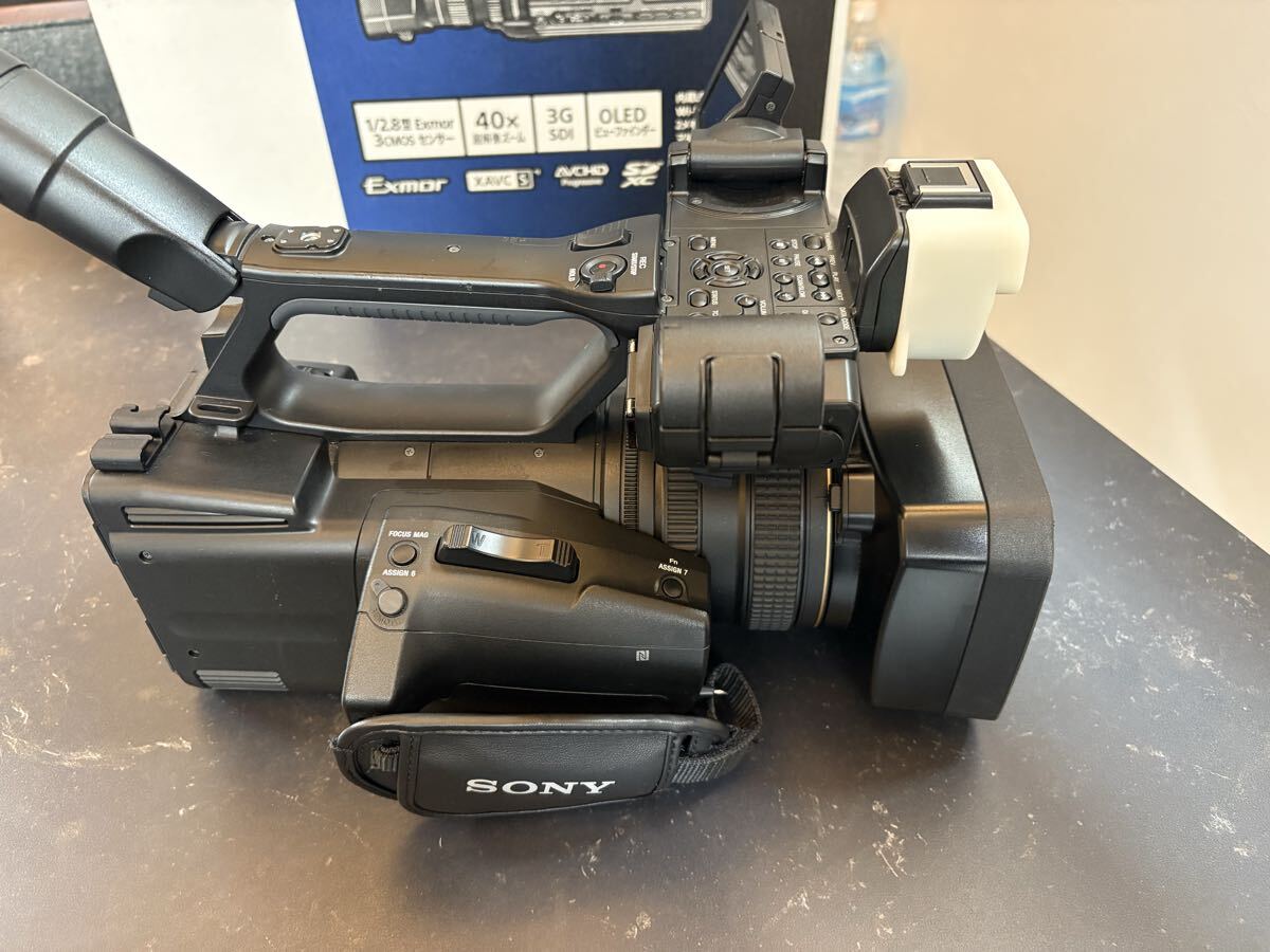 Sony HXR-NX5R Full HD Video Camera 2021 Model with Accessories [h1242799265]