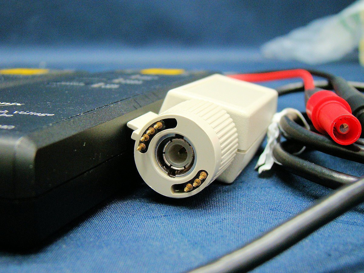 Tektronix P5205A High Voltage Differential Probe 100MHz 1300V 2 pcs [v1243306614]