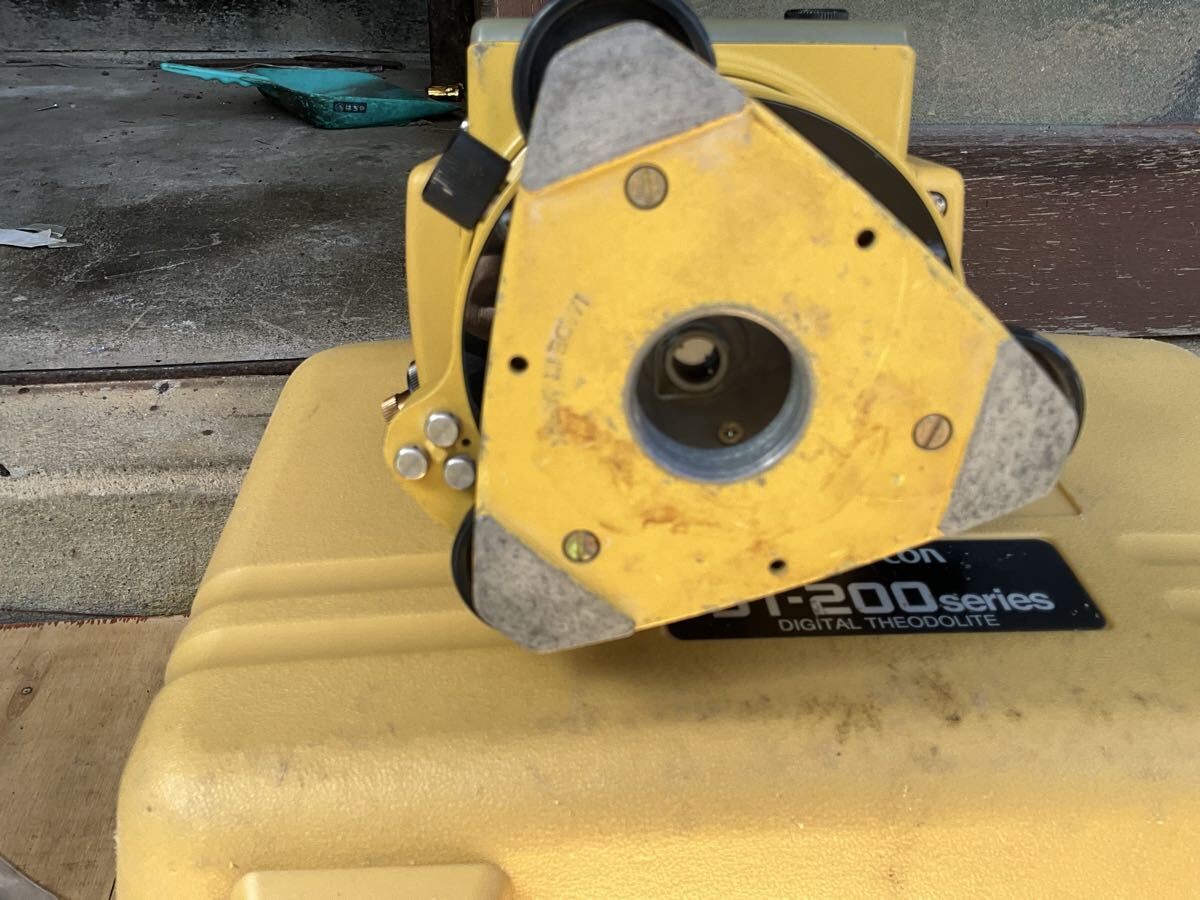 Topcon DT-213 Digital Theodolite with Manual [c1243523292]