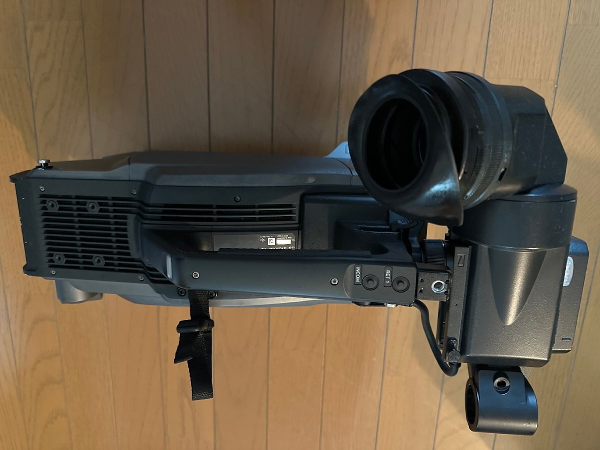 Sony HXC-100 HD Camera with HDVF-200 Viewfinder [g1244144257]