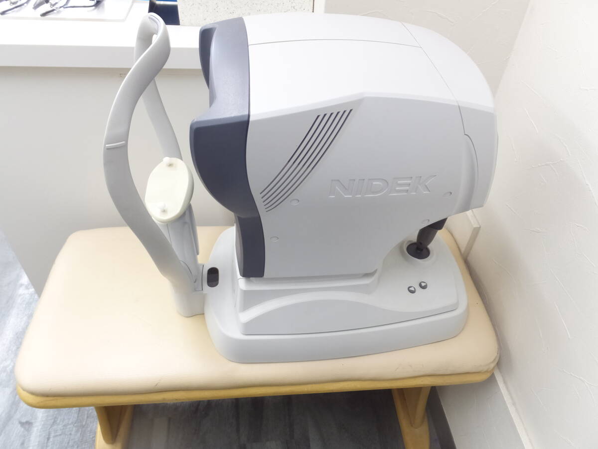 Nidek AR-330A Autorefractor with Manual [x1244178756]