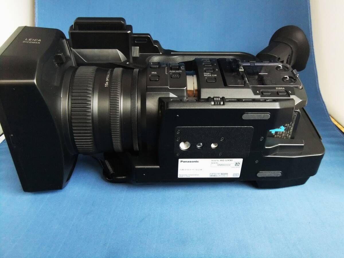 Panasonic AG-UX90 4K Professional Video Camera with Charger and 4 Batteries [p1244485391]
