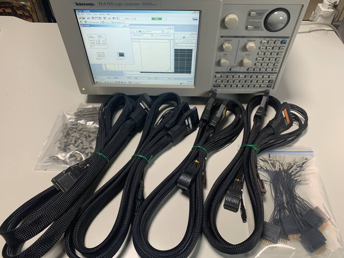 Tektronix TLA715 Logic Analyzer [o1244820535]