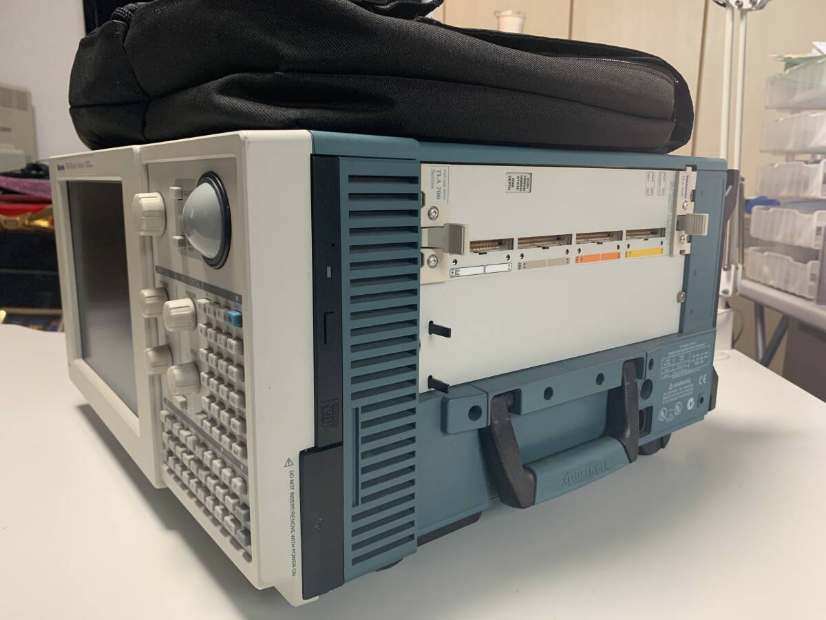 Tektronix TLA715 Logic Analyzer [o1244820535]