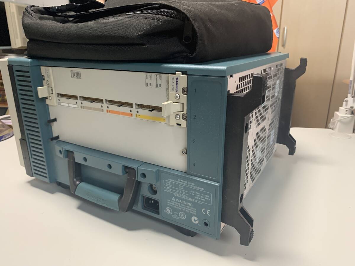 Tektronix TLA715 Logic Analyzer [o1244820535]