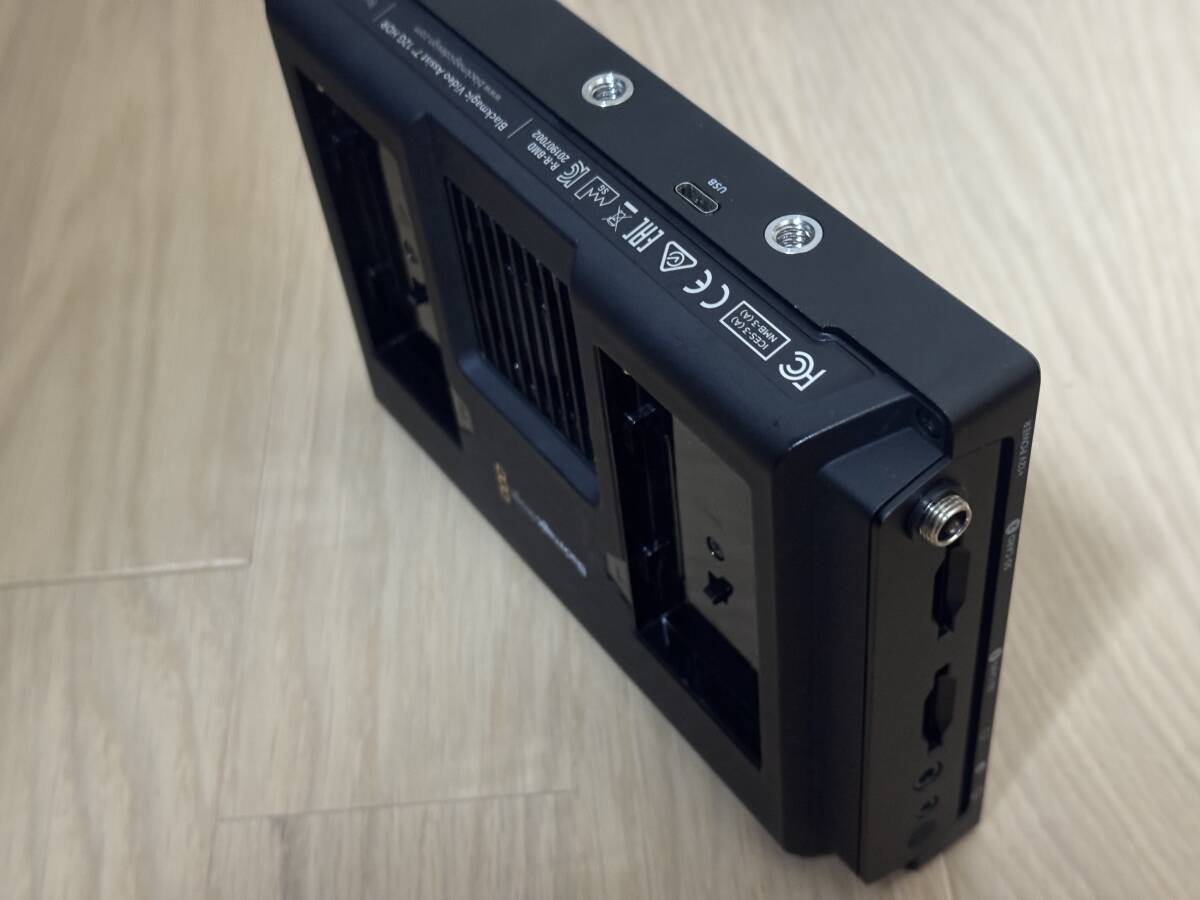 Blackmagic Design Blackmagic Video Assist 7 12G HDR Monitor Recorder [q1244833756]