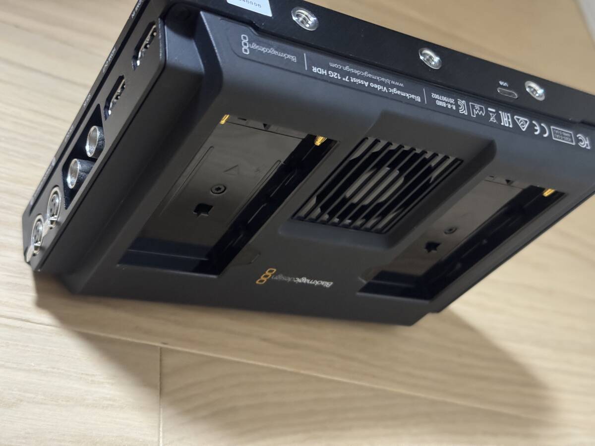 Blackmagic Design Blackmagic Video Assist 7 12G HDR Monitor Recorder [q1244833756]
