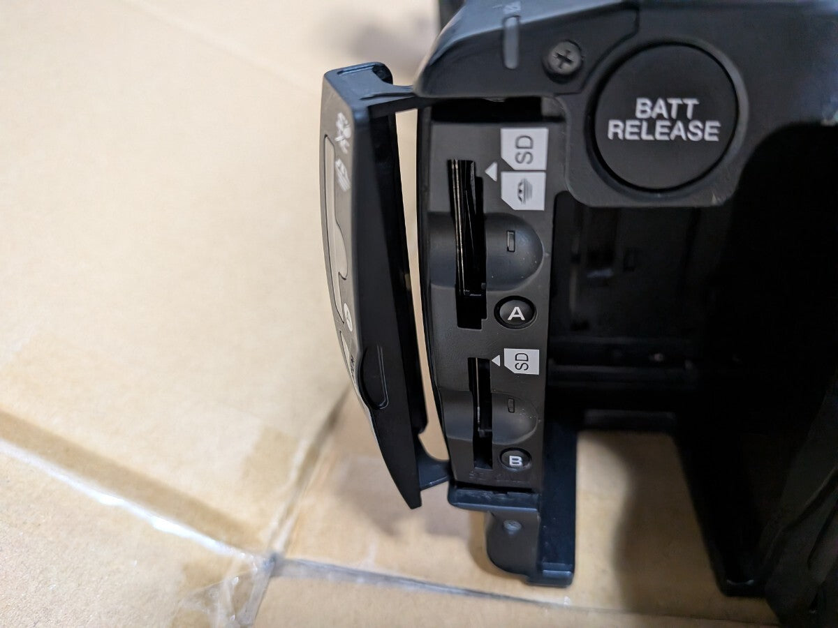 SONY HXR-NX5R Professional Camera [h1245202718]