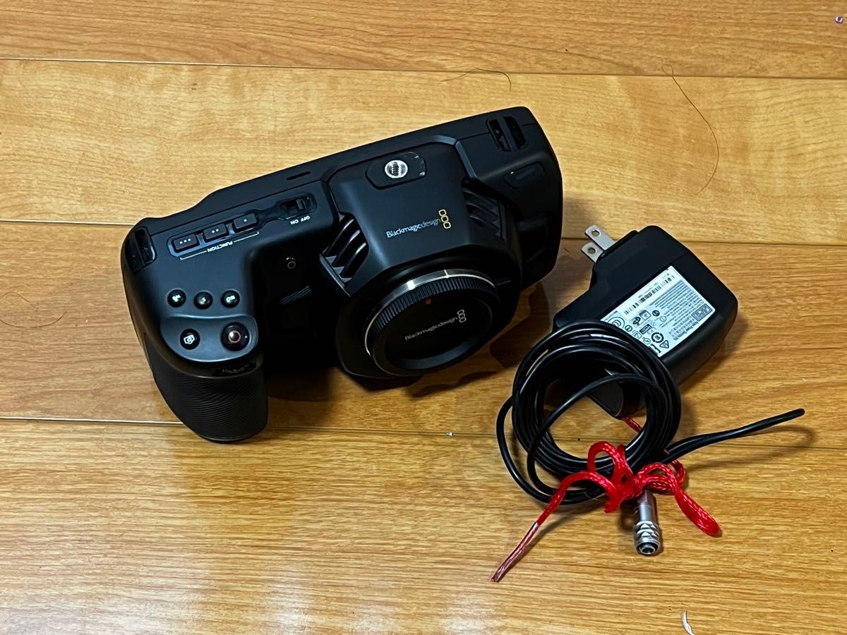 Blackmagic Design BMPCC4K Camera with Lens and AC Adapter [z687646752]