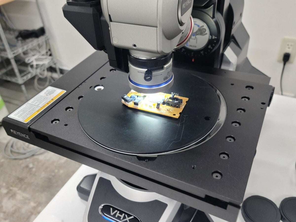Keyence VHX-D510 Multi-Angle Lens Desktop Electron Microscope SEM with VHX-D500 and GLD-051 (as-is) [1245735806]