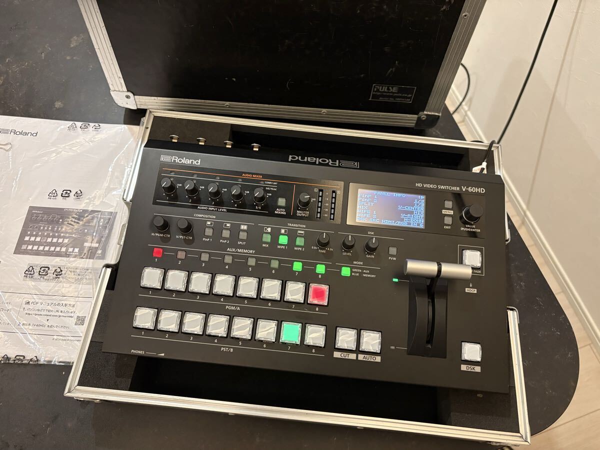 Roland V-60HD Video Switcher with Hard Case [t1245762863]