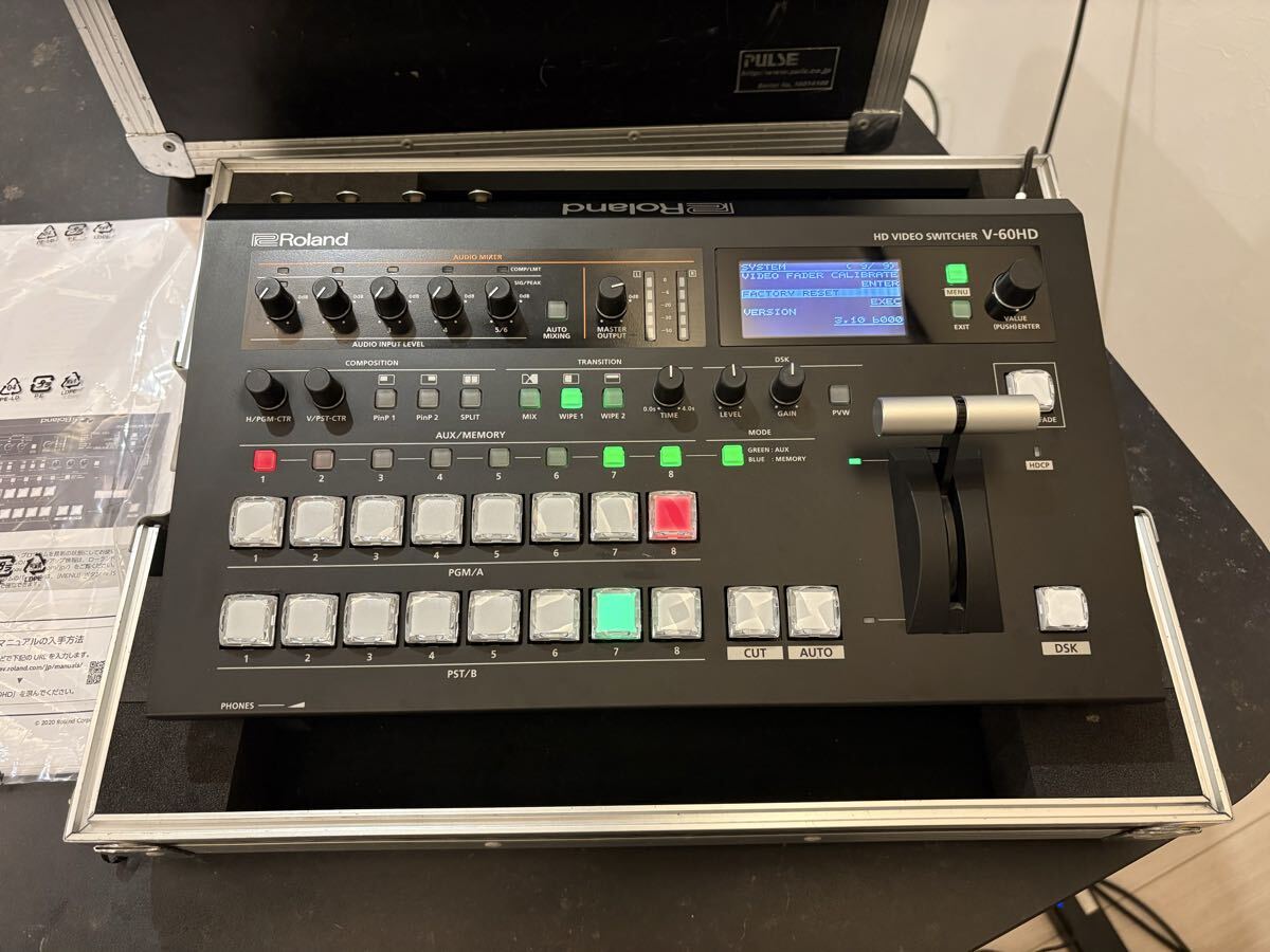 Roland V-60HD Video Switcher with Hard Case [t1245762863]