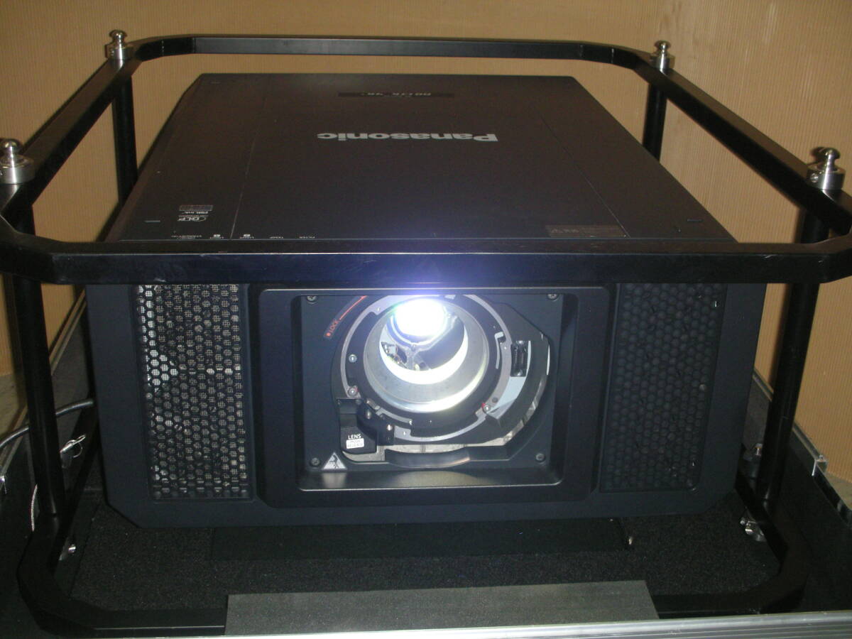 Panasonic PT-RQ13KJ DLP Projector with Hard Case [q1246588692]
