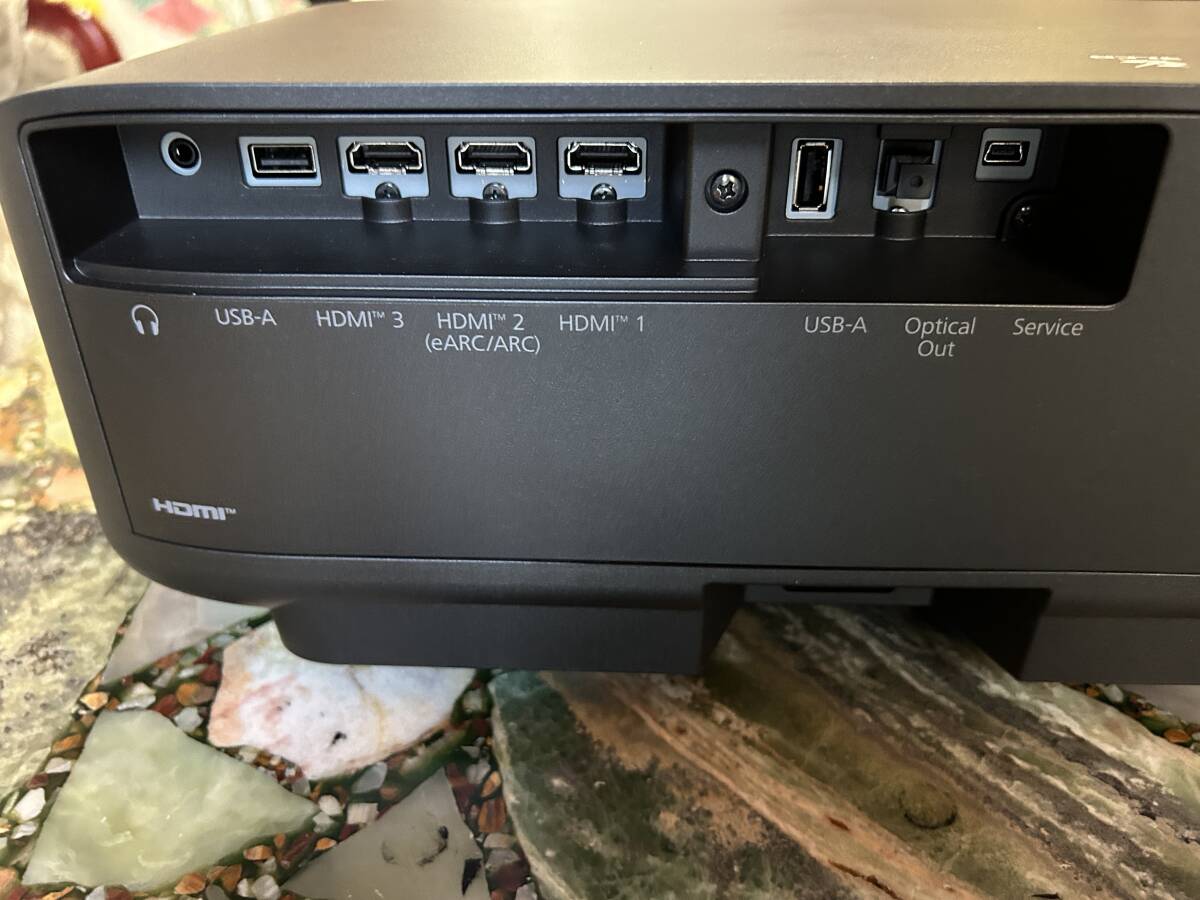 Epson EH-LS670B Ultra Short Throw Laser Projector [g1246809477]