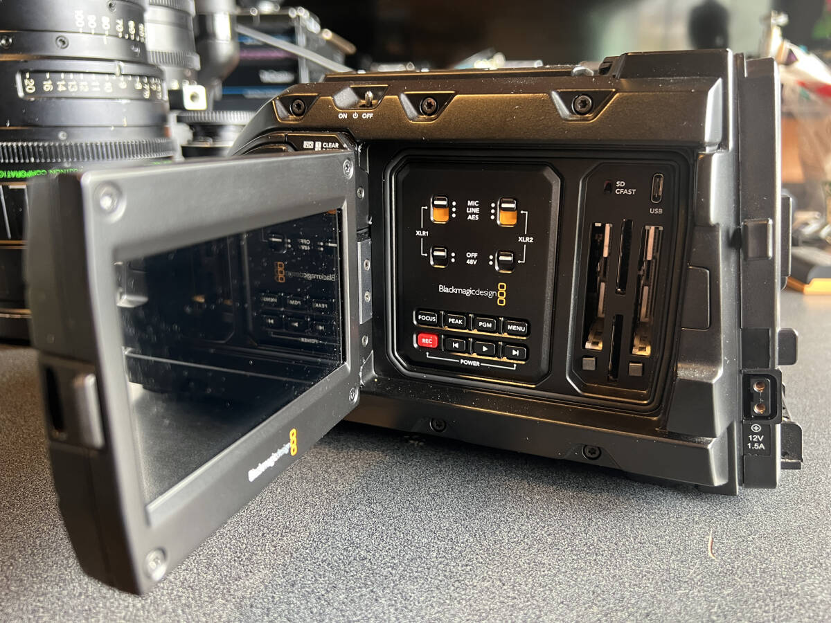 Blackmagic URSA 12K Digital Cinema Camera CANON EF MOUNT [v1247060023]