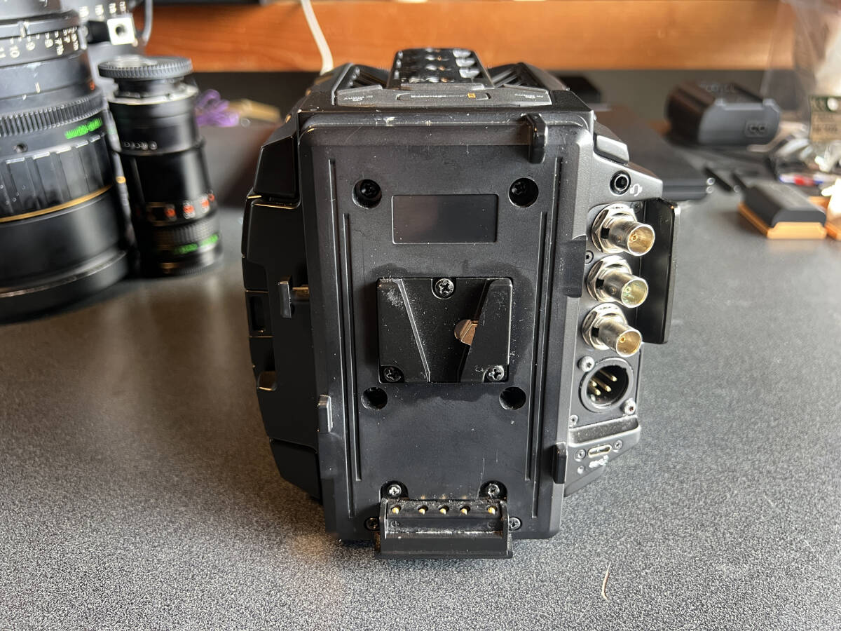 Blackmagic URSA 12K Digital Cinema Camera CANON EF MOUNT [v1247060023]