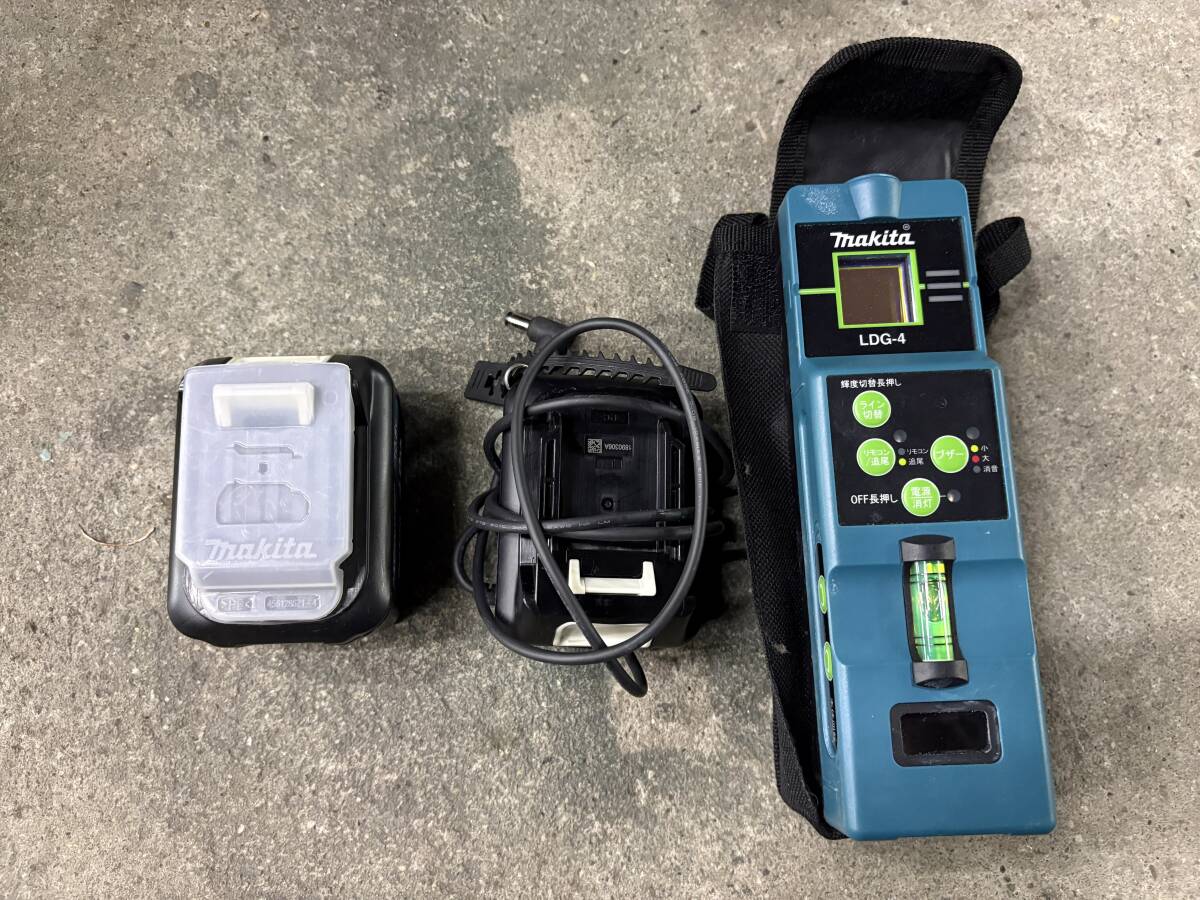 Makita SK313GD Automatic Tracking Green Laser Level with LDG-4 Receiver and BL1040B Battery [e1247102175]